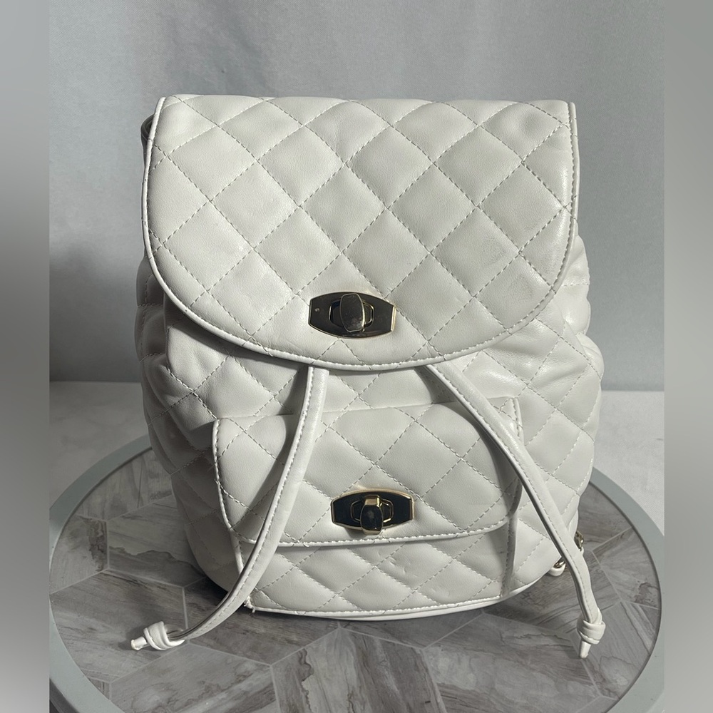 Forever 21 White Quilted Mini Backpack Gold Chain Straps One Size